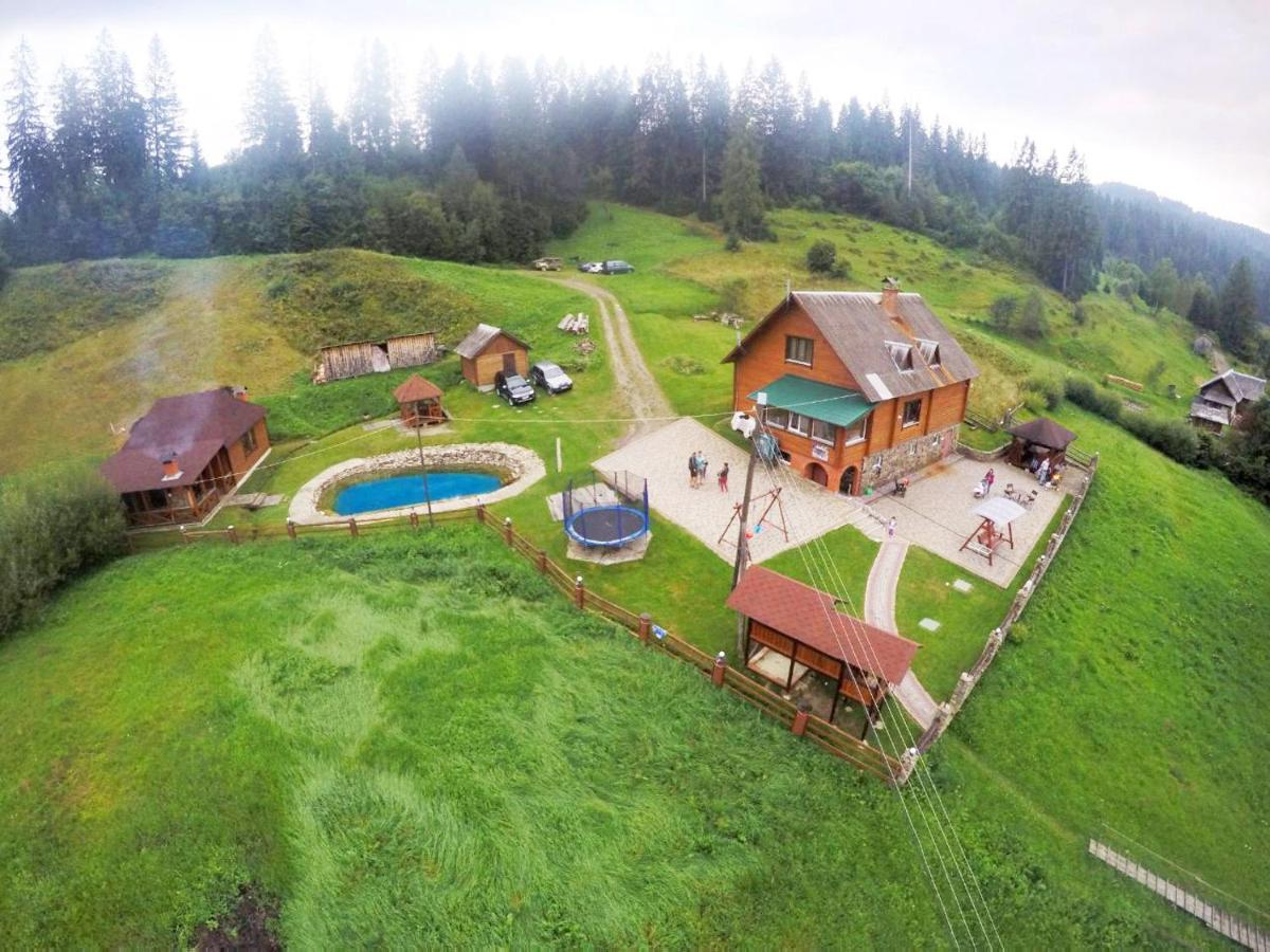 Lisoviy Zatyshok, Z Vidkrutum Litnim Baseynom Hotel Slavske Ngoại thất bức ảnh