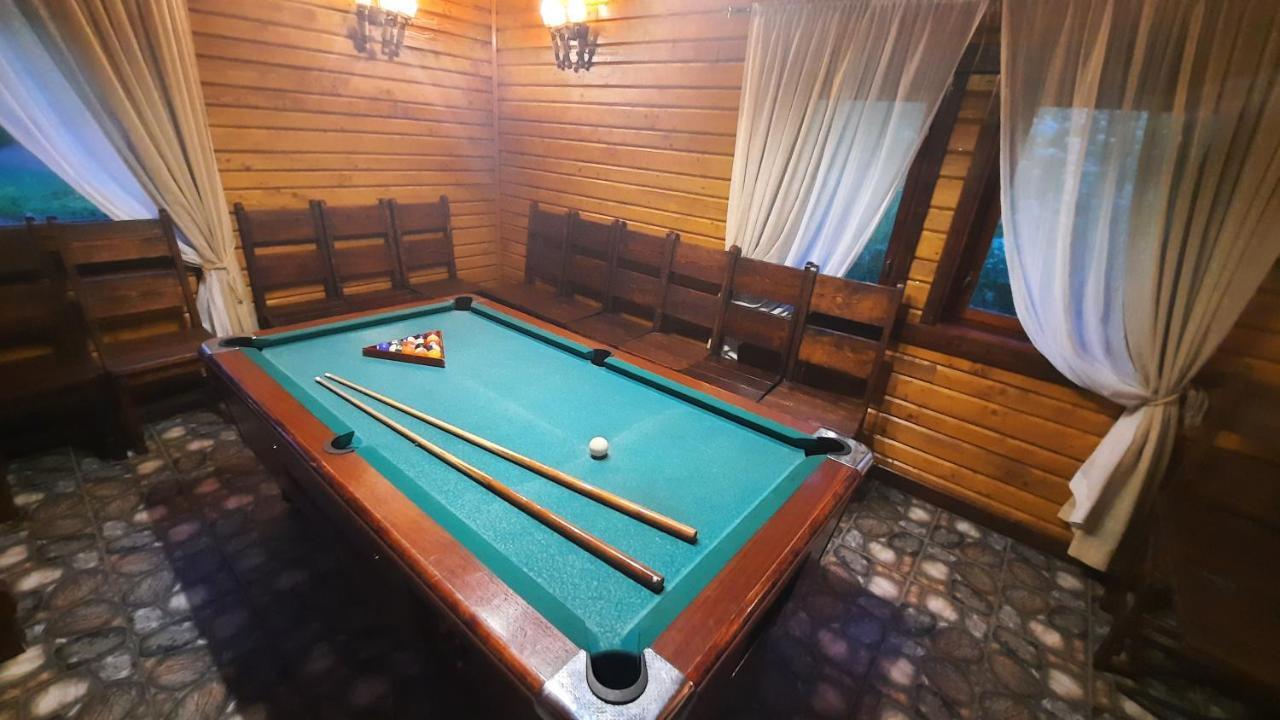 Lisoviy Zatyshok, Z Vidkrutum Litnim Baseynom Hotel Slavske Ngoại thất bức ảnh