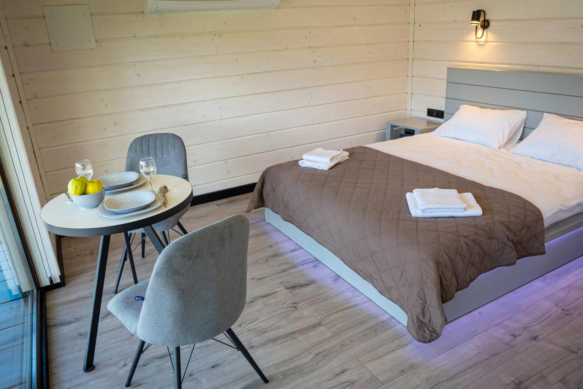 Lisoviy Zatyshok, Z Vidkrutum Litnim Baseynom Hotel Slavske Ngoại thất bức ảnh