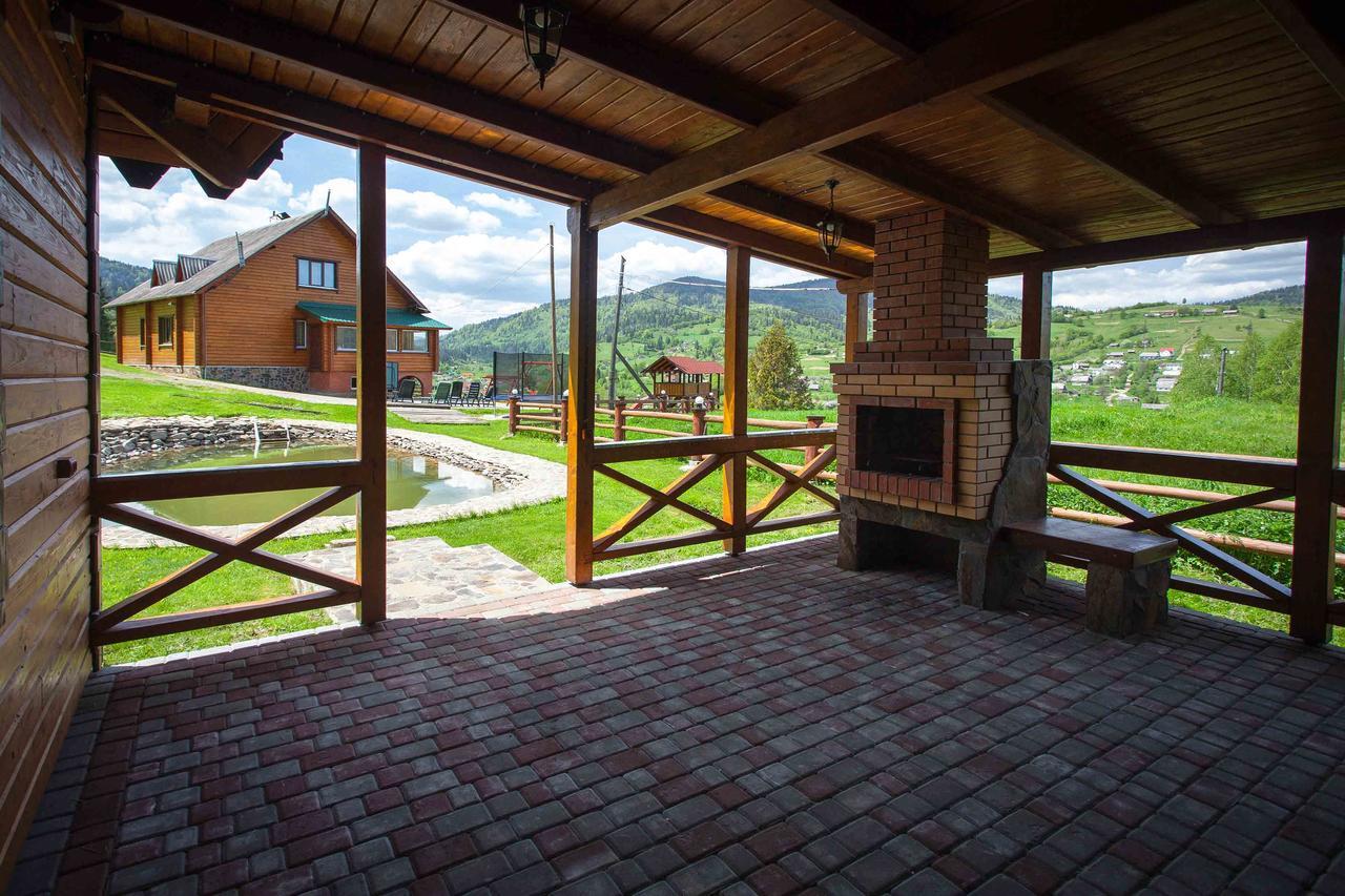 Lisoviy Zatyshok, Z Vidkrutum Litnim Baseynom Hotel Slavske Ngoại thất bức ảnh
