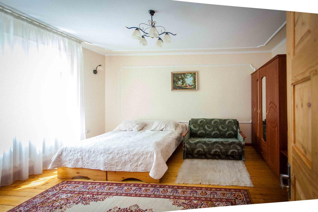 Lisoviy Zatyshok, Z Vidkrutum Litnim Baseynom Hotel Slavske Ngoại thất bức ảnh
