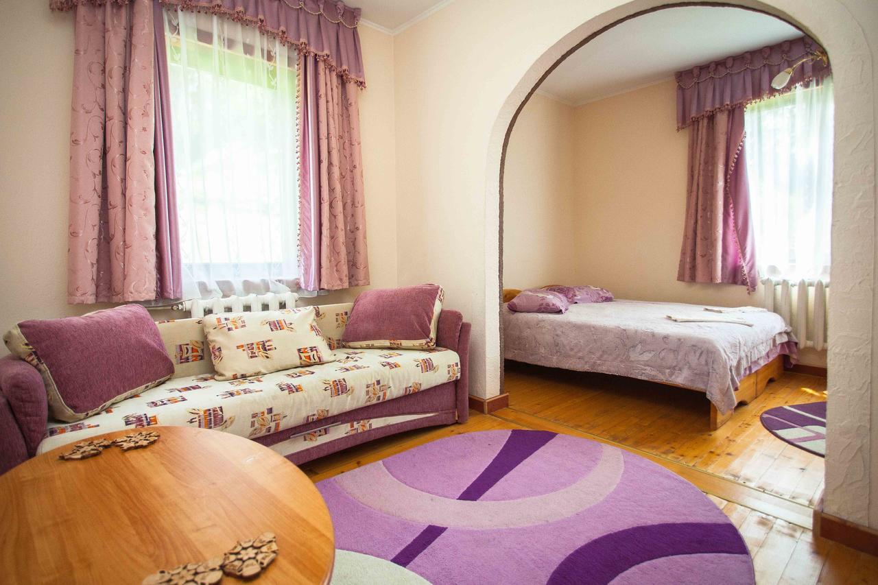 Lisoviy Zatyshok, Z Vidkrutum Litnim Baseynom Hotel Slavske Ngoại thất bức ảnh
