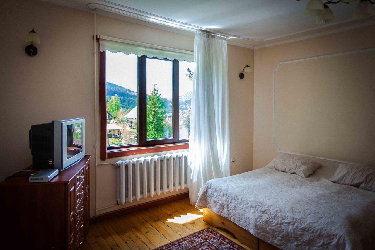 Lisoviy Zatyshok, Z Vidkrutum Litnim Baseynom Hotel Slavske Ngoại thất bức ảnh